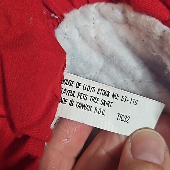 Vintage House of Lloyd Playful Pets Tree Skirt Christmas Santa Chipmunks - Picture 6 of 6